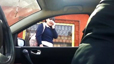 Anne havuz altyazili porno konulu kenarında kendisi ile oynuyor