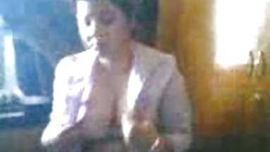 Azgın konulu porno uzun Rus Milf deli ve azgın gitmek