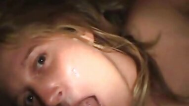 Küçük göğüsleri var ama derin konulu dul porno